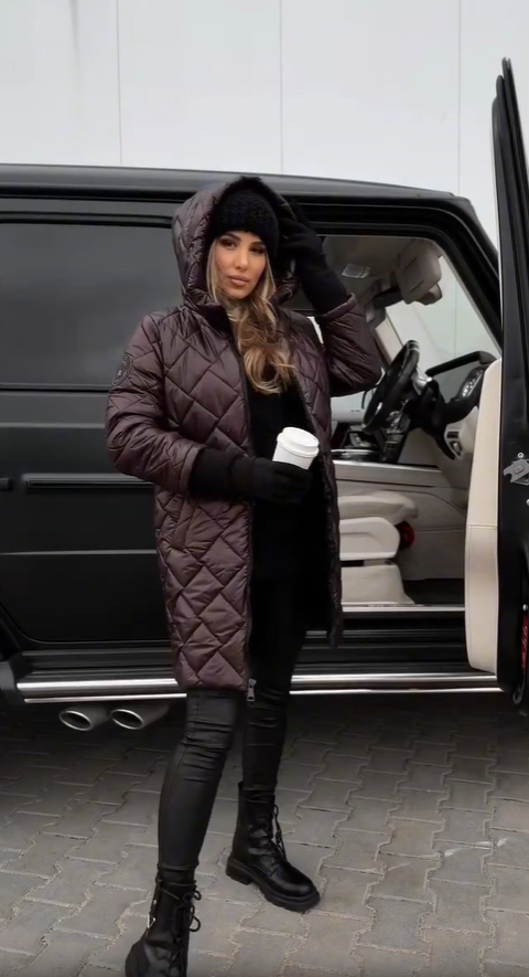 Anna | Elegancka Pikowana Kurtka Zimowa z Ciepłym Kapturem